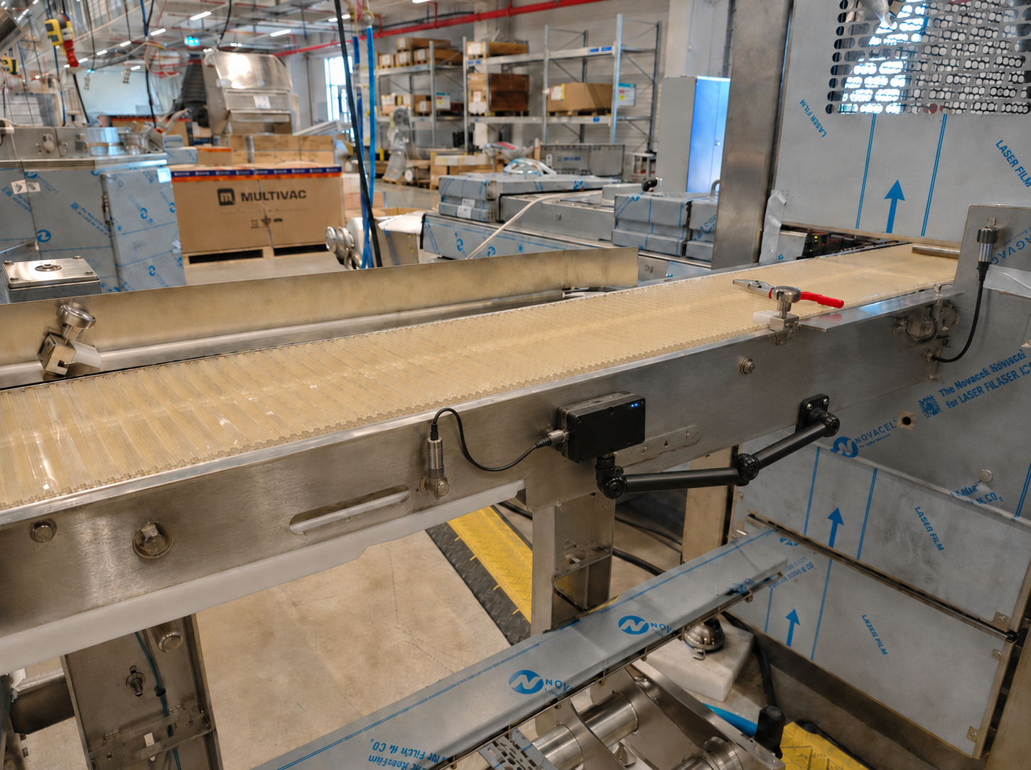 OEE Terminal with vibration sensor on conveyor drive